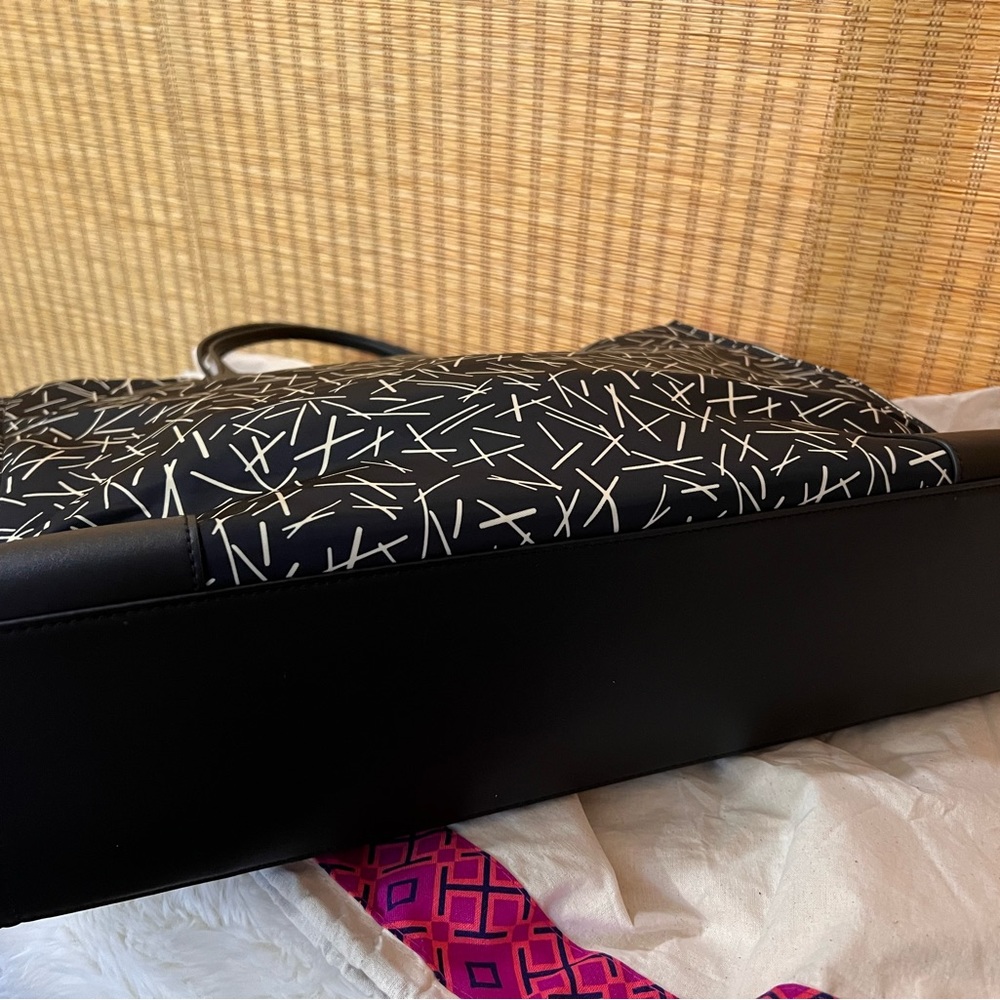 NWT Tory Burch Ella Printed Tote in Matchsticks Pattern - Picture 7 of 9
